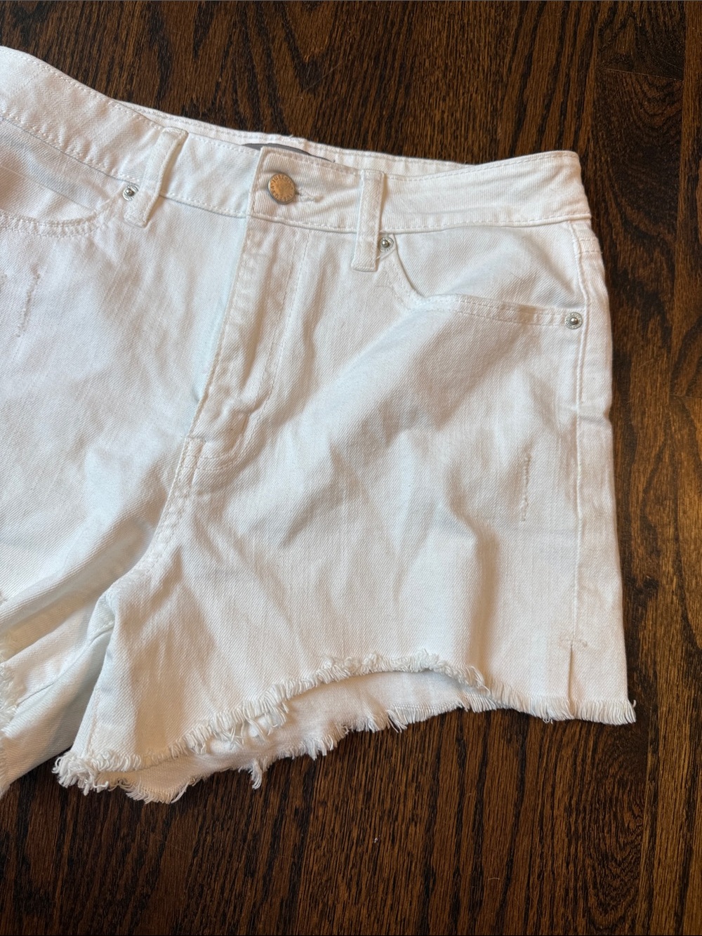 White Frayed Hem Women's Denim Shorts size medium - Picture 5 of 14